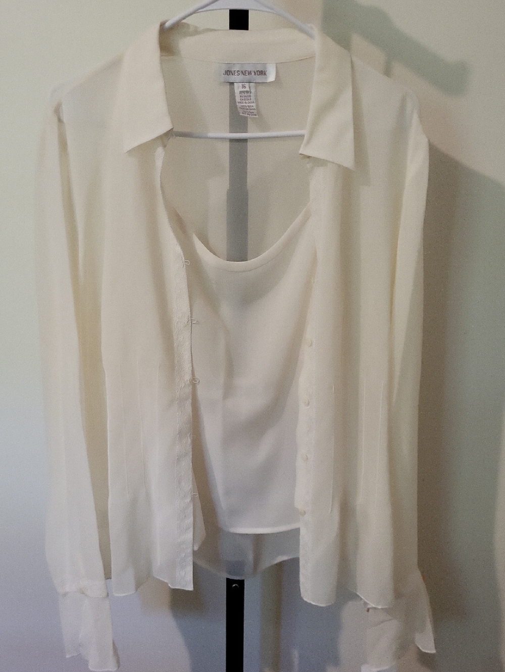 Jones New York Cream 2 Piece Sheer Silk Button-Front Blouse And Cami